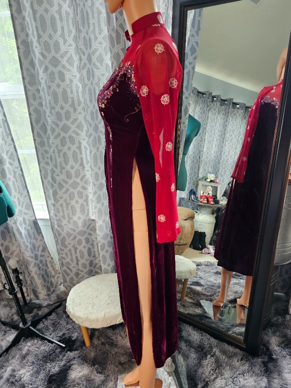 Pháo Trang Vintage Vietnamese Ao Dai – Burgundy Velvet & Red Embroidered Dress - Picture 3 of 11